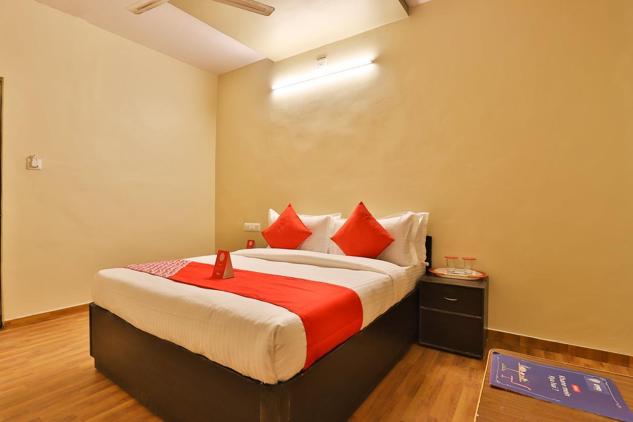 Oyo 11427 Hotel Kalyan Ahmedabad Exterior foto