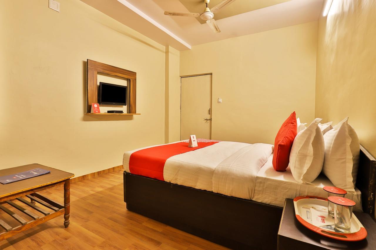 Oyo 11427 Hotel Kalyan Ahmedabad Exterior foto